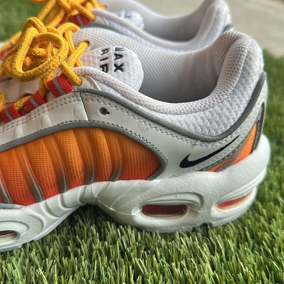 Nike Air Max Tailwind 4 white university Sneakers Shoes Women’s Size 7 - Picture 3 of 8